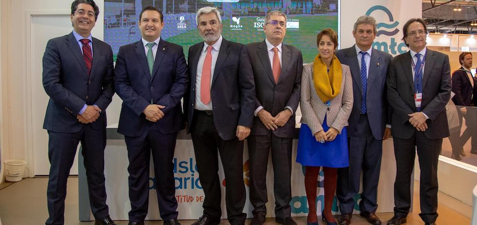 Alcaldes de la Asociación de Municipios Turísiticos en Fitur 2019.