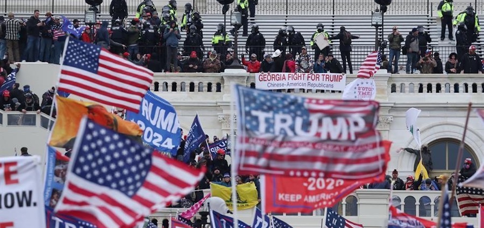 Imagen del asalto al Capitolio. - EFE