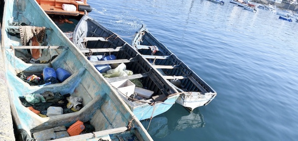 Imagen de archivo, pateras acumuladas en el muelle de Arguineguin.