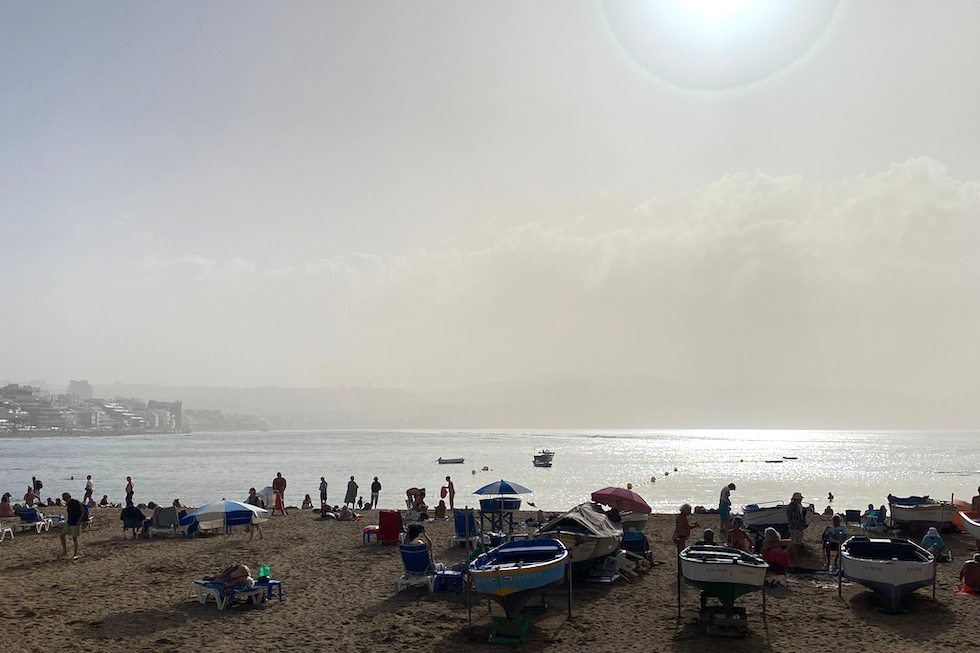 Presencia de calima en las costas. Imagen de archivo