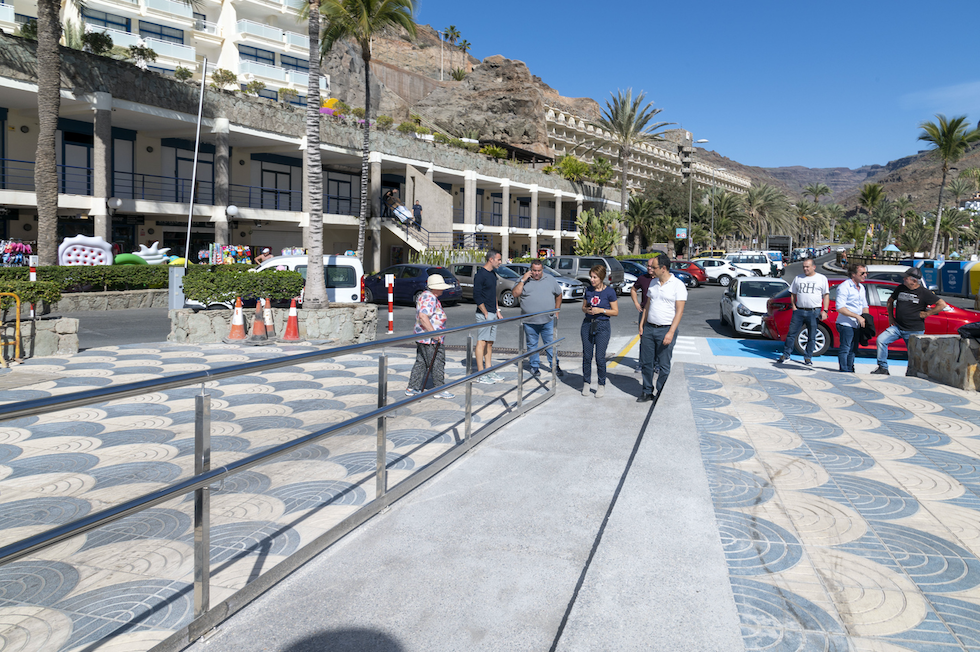 Rampa de acceso al paseo
