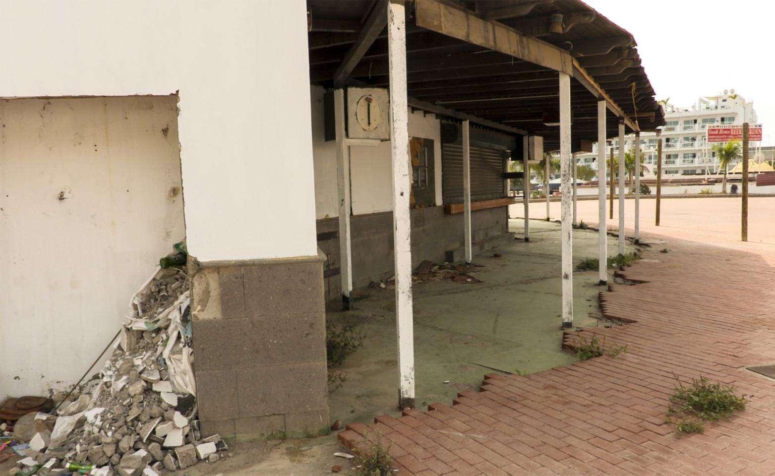 El Ayuntamiento plantea retirar la concesión del Parque Europeo de El Veril tras casi diez años cerrado