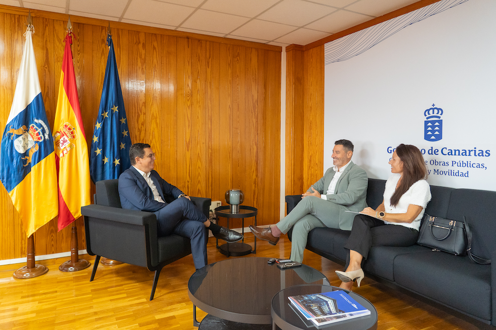 Reuni&oacute;n con el consejero de Vivienda, Pablo Rodr&iacute;guez | Maspalomas Ahora