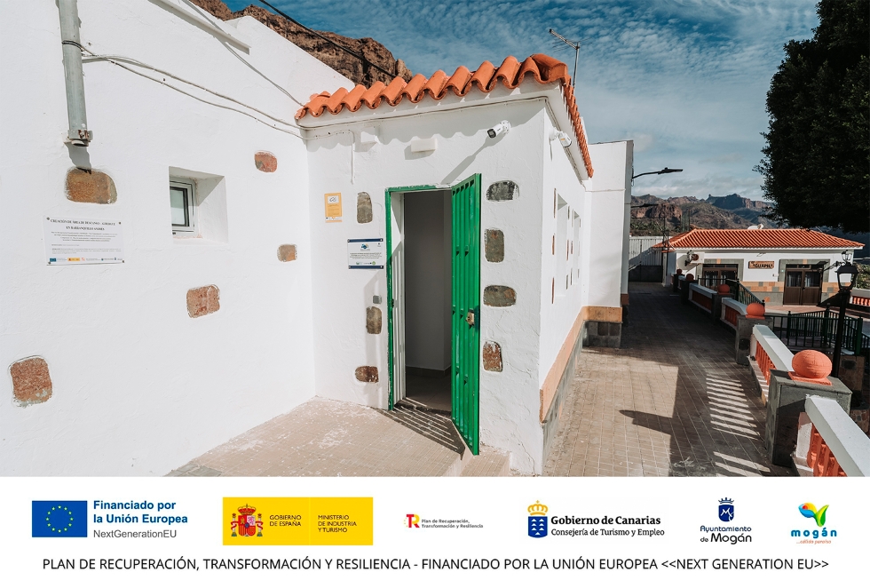 Puerta del albergue de Barranquillo Andr&eacute;s