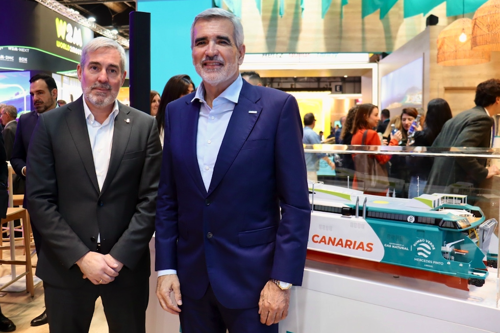 Baleària presenta en Fitur su propuesta para mejorar la conectividad marítima de Canarias