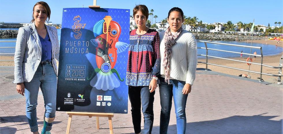Grimanesa Pérez, Onalia Bueno y Alba Medina tras la presentación de Puerto Música en Playa de Mogán.