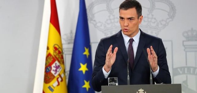 El presidente del Gobierno, Pedro S&aacute;nchez, durante su comparecencia este viernes en el Palacio de la Moncloa para hacer una declaraci&oacute;n institucional. EFE