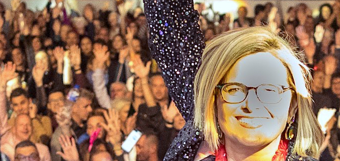 La concejal del área de Festejos y Eventos, Francisca Quintana, emocionada durante la fiesta.