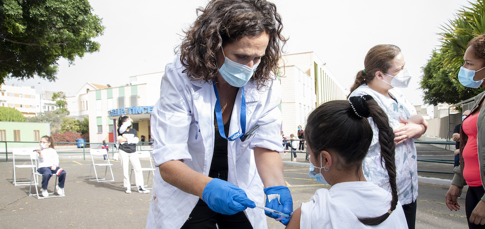 Vacunaci&oacute;n en ni&ntilde;os. ACFI PRESS
