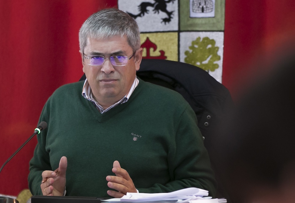 Marco Aurelio Pérez preside una sesión plenaria como alcalde. Foto de archivo MASPALOMAS AHORA