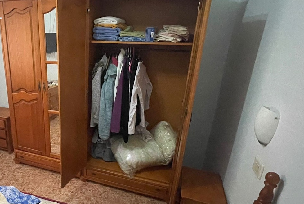 Armario donde se escondió el agresor | GUARDIA CIVIL
