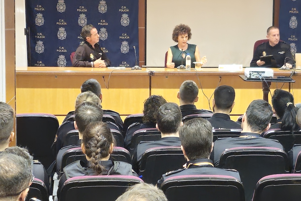 La Policia Nacional se forma y se actualiza en materia de violencia de género | MASPALOMAS AHORA