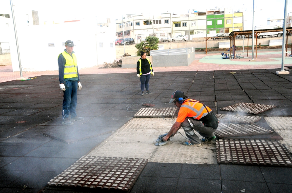 Parque de la plaza trasera del Mercadona de El Tablero