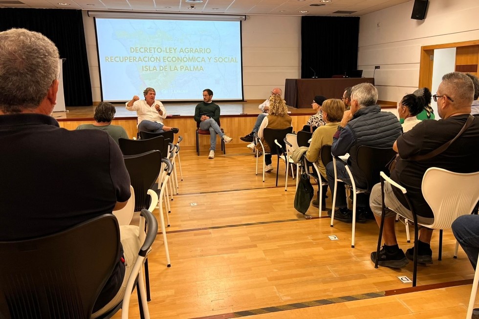 Reunión de los Populares con los agricultores de La Palma