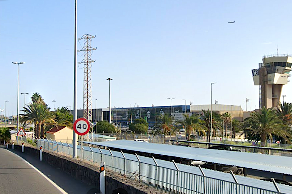 Acceso al Aeropuerto de Gran Canaria desde la GC-1.