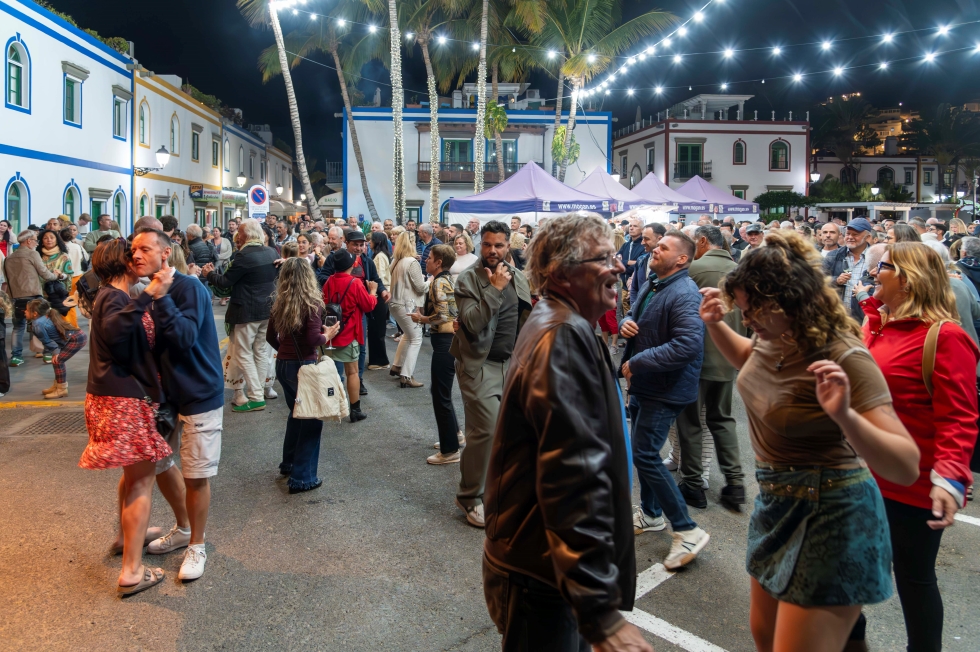 Noche de Vinos y Tapas. Playa de Mogán