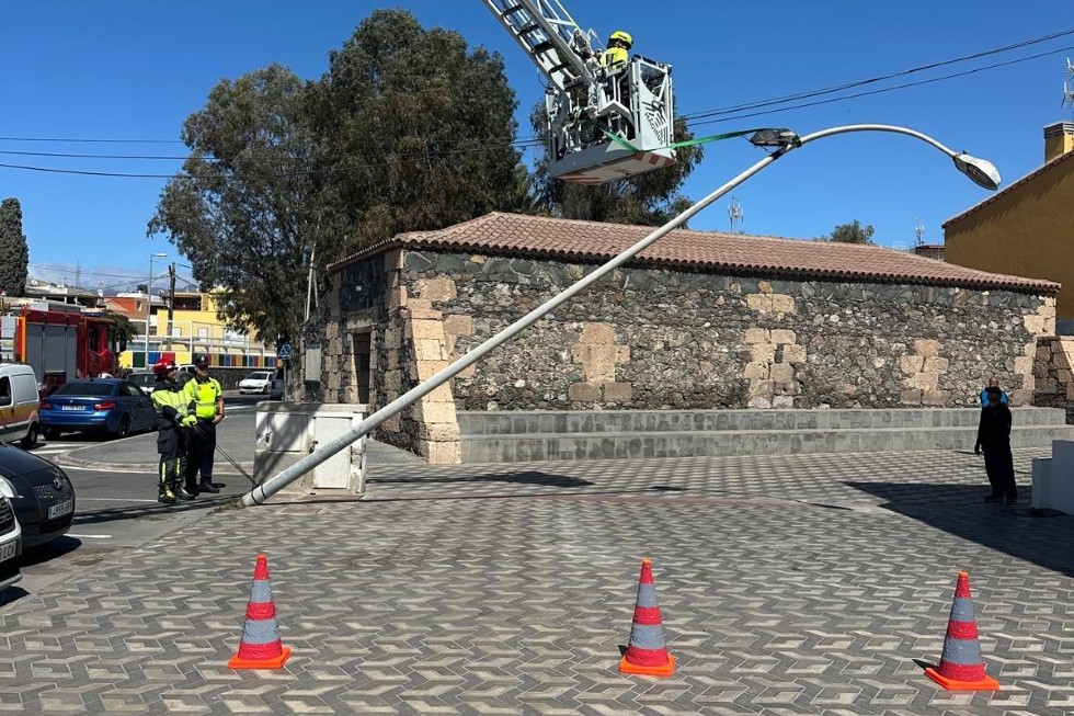 Caida de una farola en El Pajar | Maspalomas Ahora