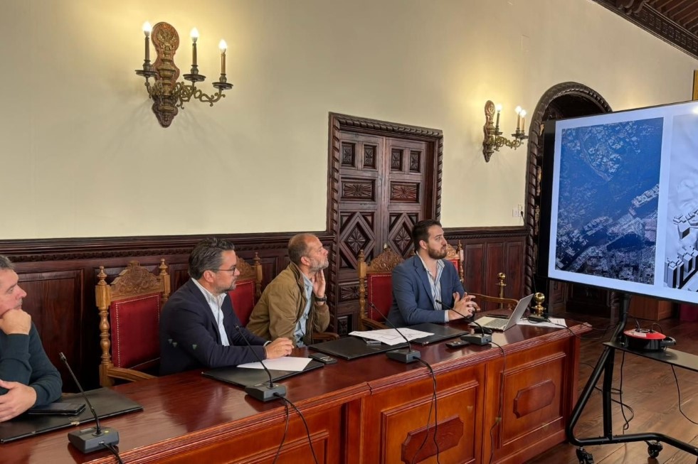 Presentaci&oacute;n del ascensor urbano de Calcinas