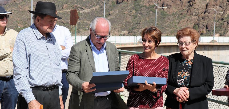 Juan Ramirez, Miguel Hidalgo, Onalia B ueno y Pino Lorenzo en el homenaje