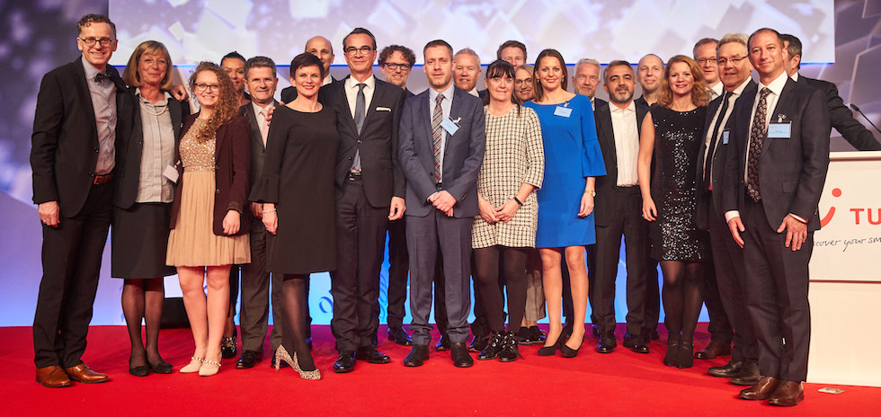 Foto de los ganadores y representantes de TUI