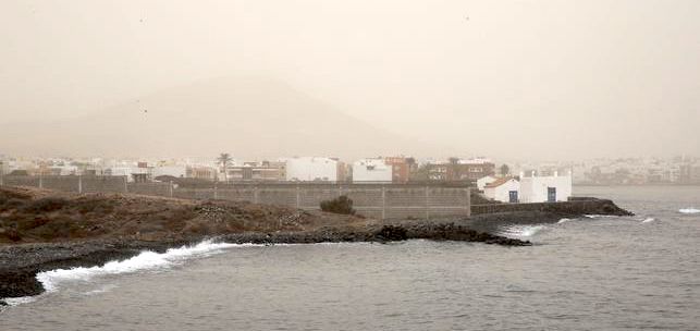 La calima afecta a la costa del sureste de Gran Canaria.