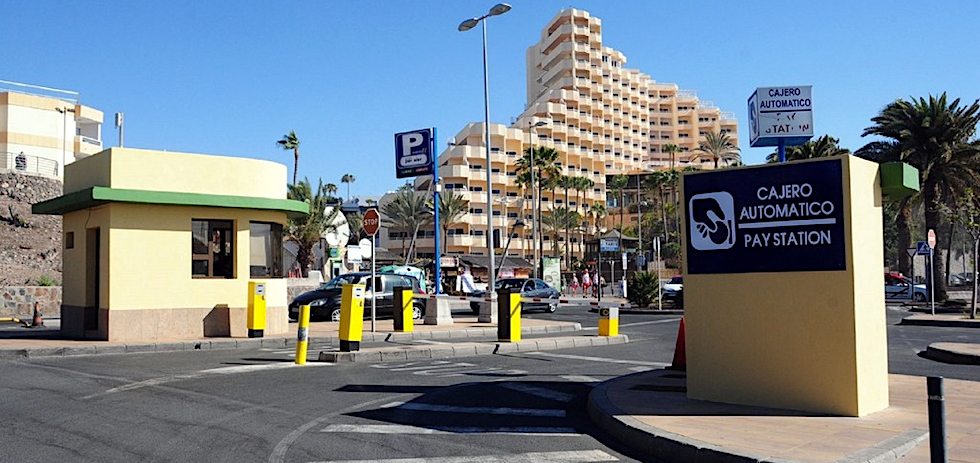 Parking público de Playa del Inglés.