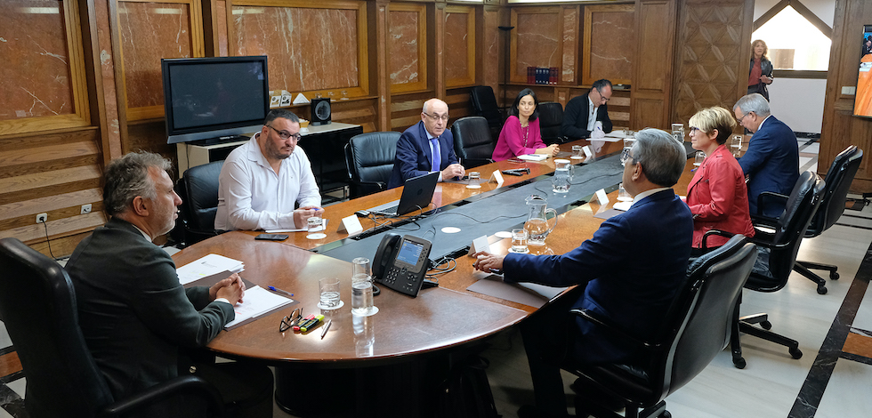 Ángel Víctor Torres preside la reunión del Consejo Asesor | ACFIPRESS