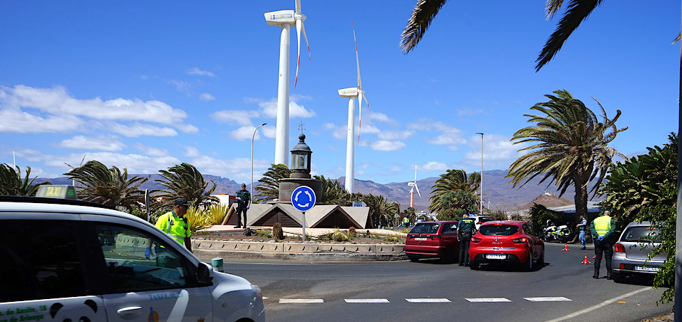 Control de la Guardia Civil en el Cruce de Arinaga. ACFI PRESS