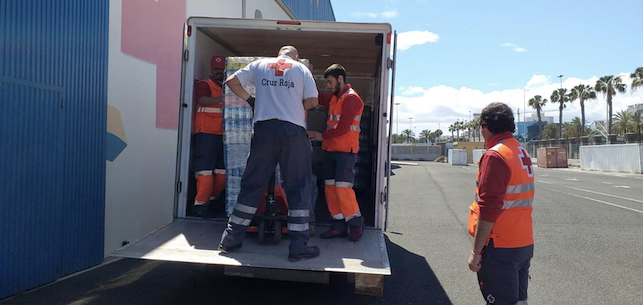 Cruz Roja organiza alimentos donados | CRUZ ROJA EN LAS PALMAS
