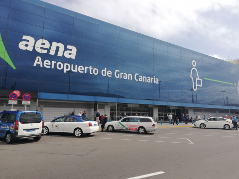 Los turistas abandonan Gran Canaria por Estado de Alarma