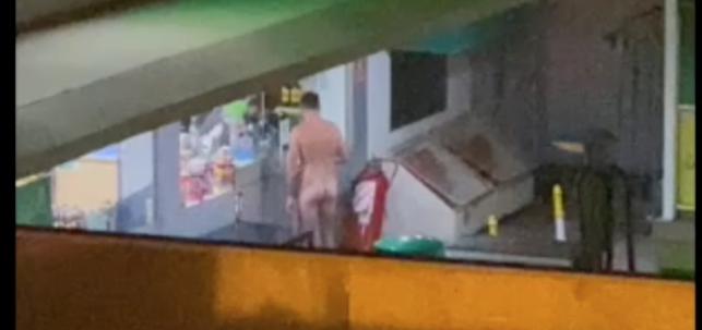 Un exhibicionista en una gasolinera de Arguineguín
