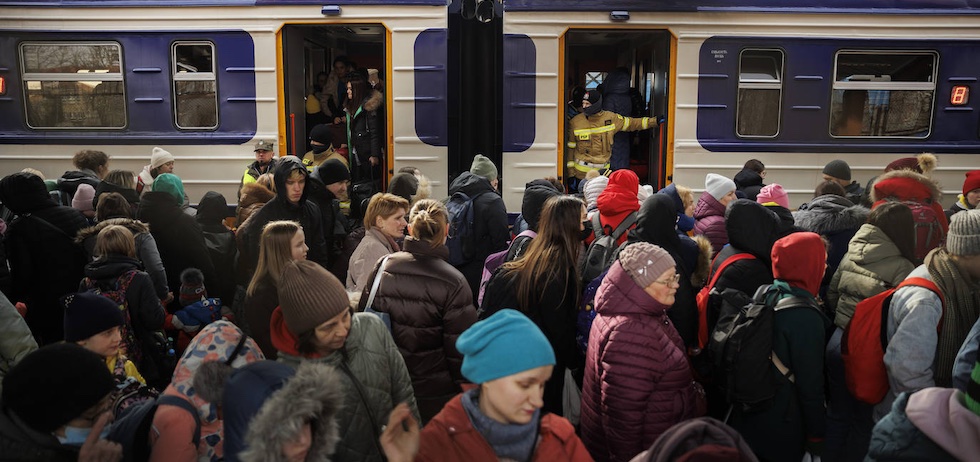 Un tren con ciudadanos procedentes de Ucrania se detiene en Przemsyl, Polonia. / EFE