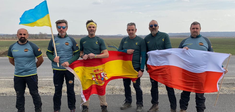 Los seis voluntarios de Guardias Civiles Solidarios  | MASPALOMAS AHORA