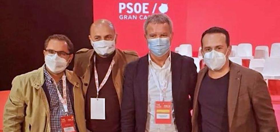 A la izquierda Gustavo Santana durante el Congreso Insular del PSOE
