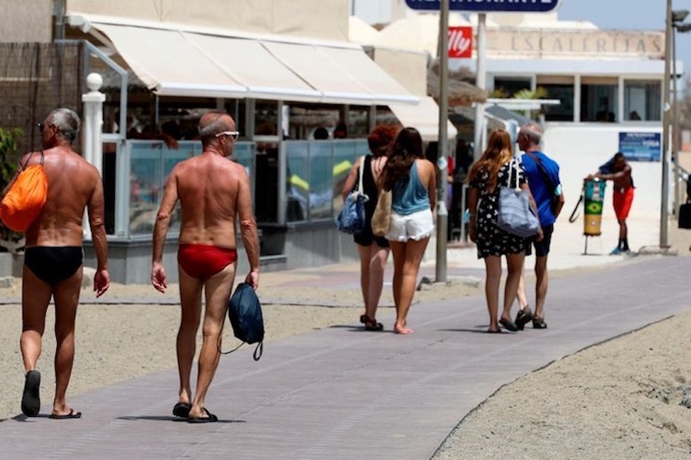Turistas en Maspalomas
