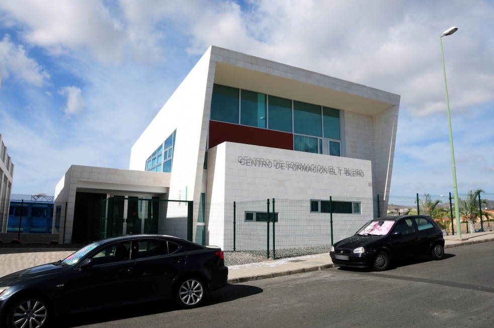 Fachada del Centro de Formación El Tablero donde se impartirá el curso de capacitación digital