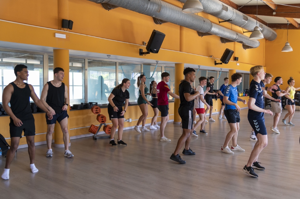 Clase de zumba en el Complejo Deportivo David Jiménez Silva, Arguineguín