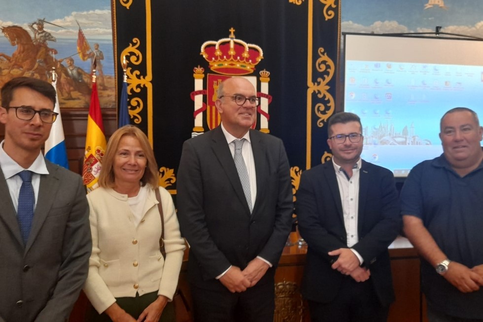 David Suárez, Consuelo Díaz, Anselmo Pestana, Aridana González y Víctor Gutiérrez