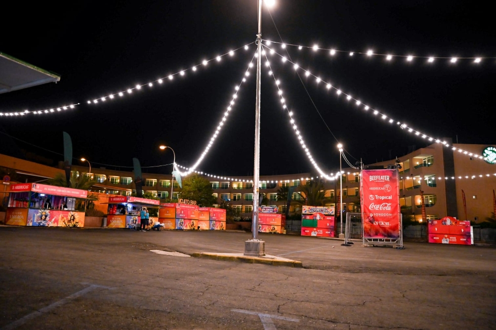 Area de chiringuitos del Carnaval Internacional de Maspalomas