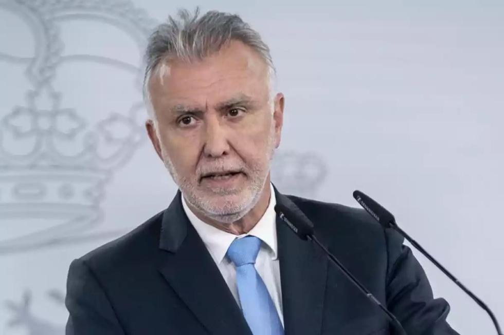 Ángel Víctor Torres. RR.SS.