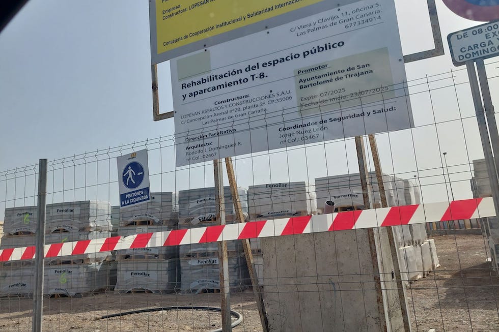 Aparcamientos cerrados pese a estar terminados. MASPALOMAS AHORA