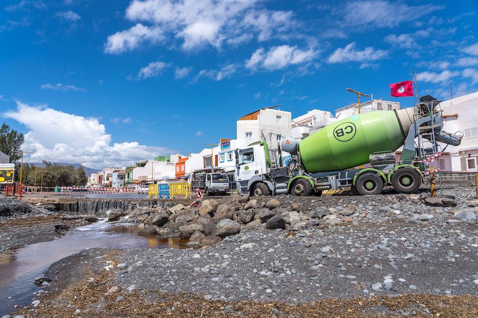Operarios en Pozo Izquierdo | MASPALOMAS AHORA