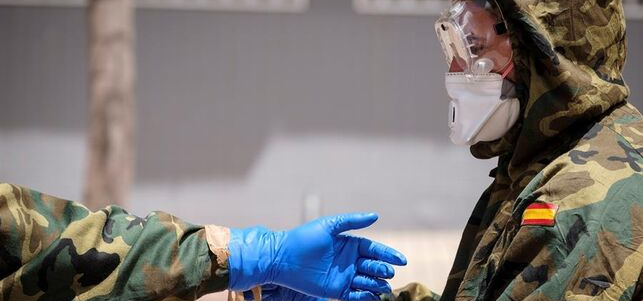 Ejército de Tierra, realizando labores de desinfección en Gran Canaria EFE