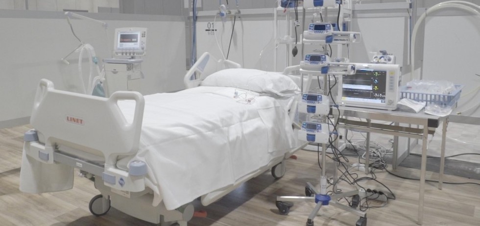 Una cama de la Unidad de Cuidados Intensivos (UCI). EFE