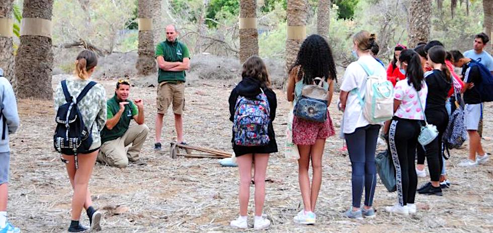 Los estudiantes en el Parque Tony Gallardo