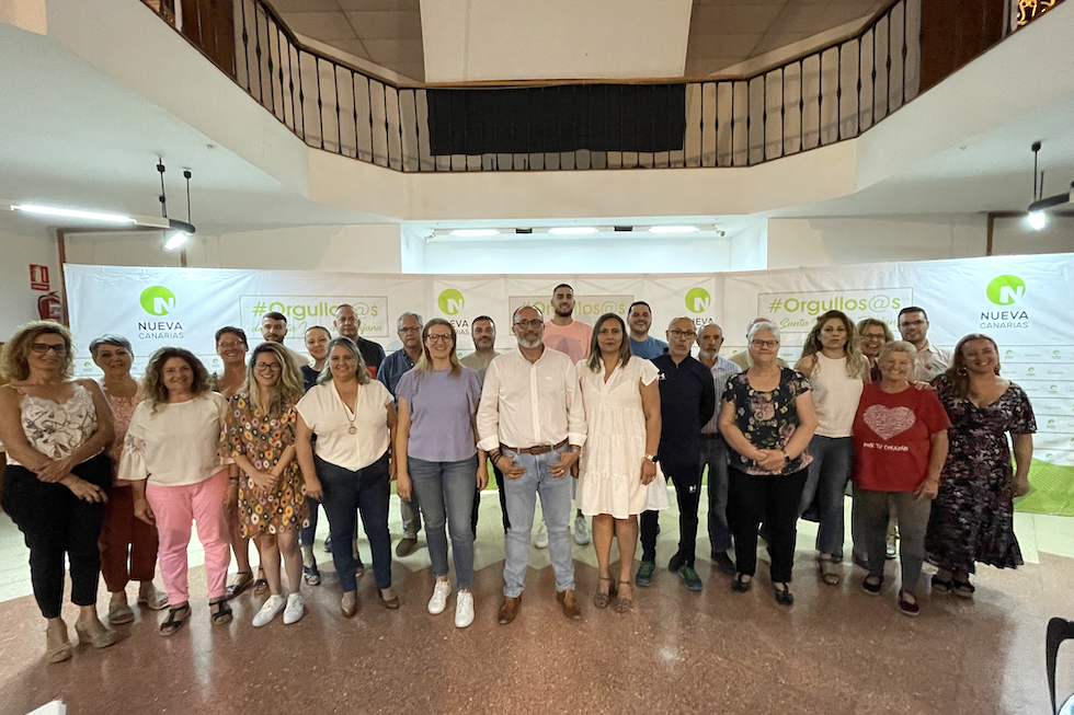 Francisco García junto a su equipo de gobierno.