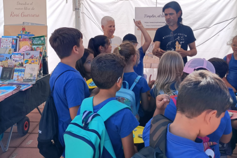 Los alumnos en la Feria del Libro