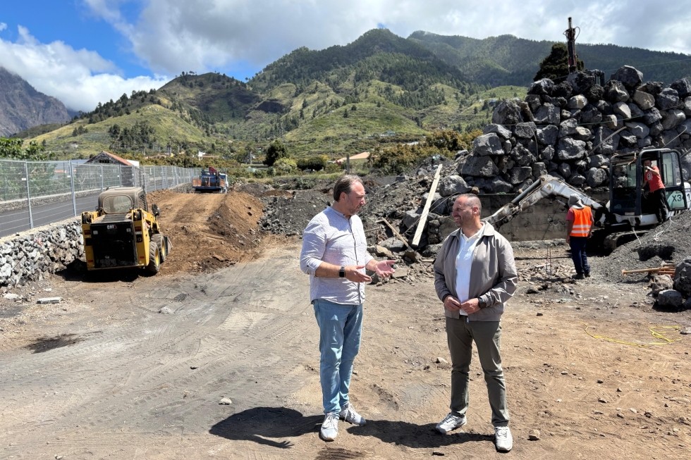 Fernando Gonz&aacute;lez en el nuevo Punto Limpio de Los Pedregales