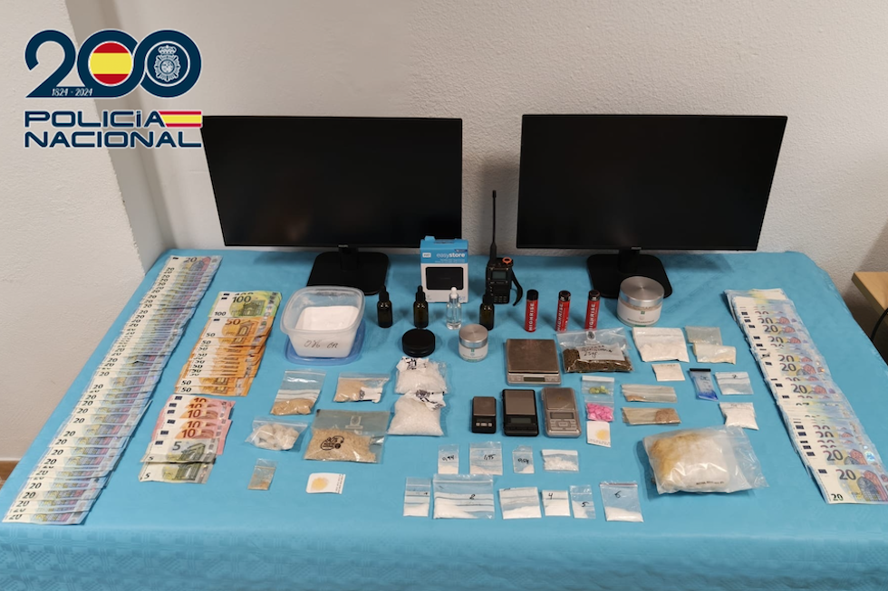 Detenido con más de un kilo de droga cuando iba al aeropuerto para volar a Barcelona