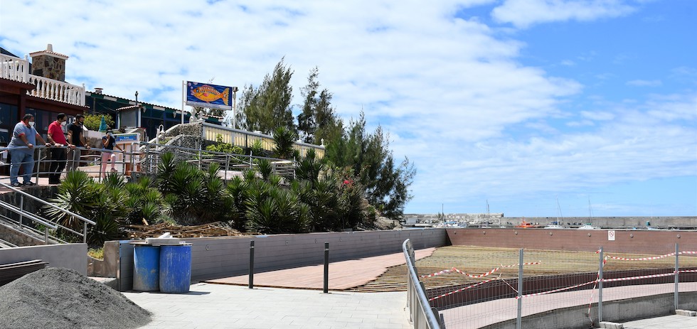 La alcaldesa y los ediles visitan las obras en Costa Alegre